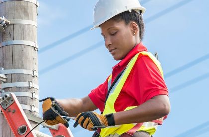 Offering clients a complete end-to-end network and cell site operation and maintenance service